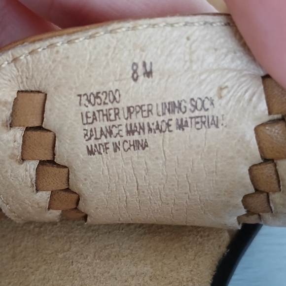 Softspots Size 8M Leather Women's Tan Woven Wedge 2" Heel Sandals - Picture 3 of 9